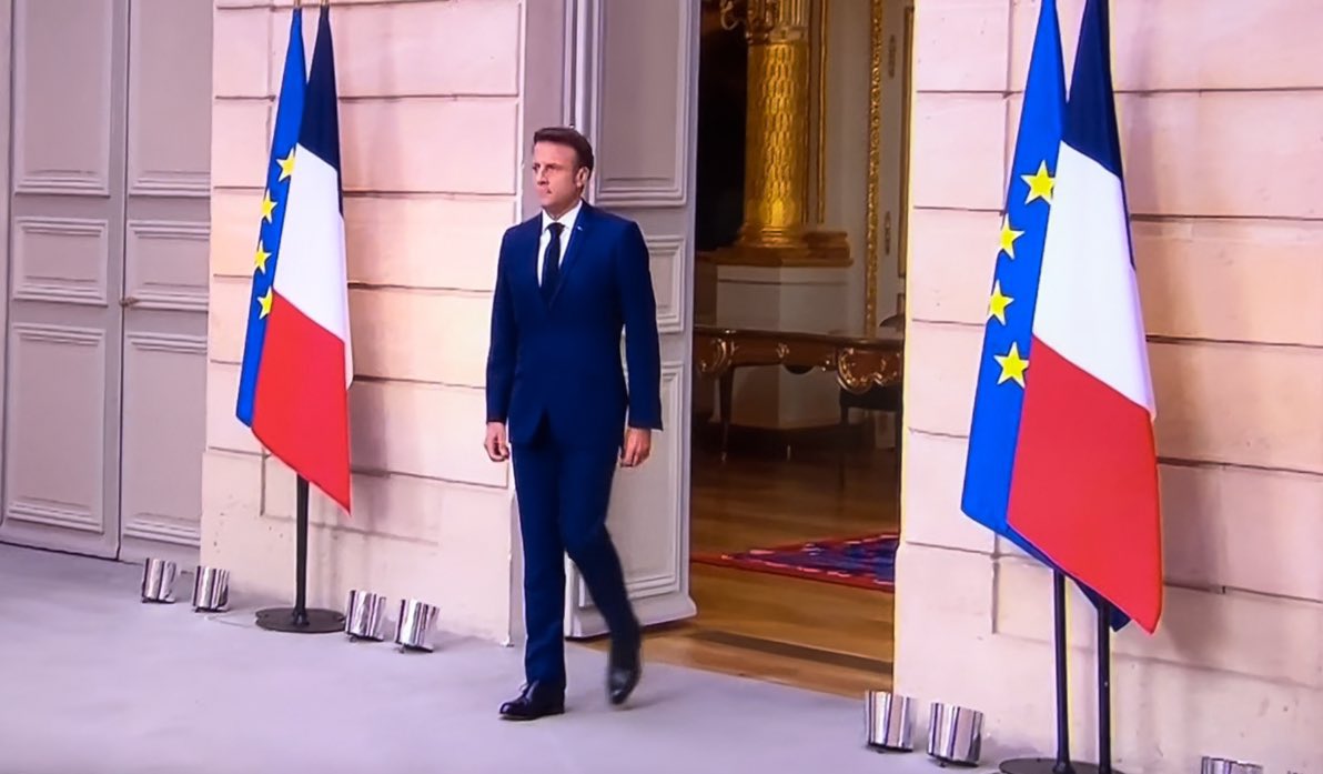 mademoi40150313's tweet image. Ce #Macronbashing cache quelque chose. Un tel acharnement du jamais vu! 
Mr le #president @EmmanuelMacron jusqu’en 2027….