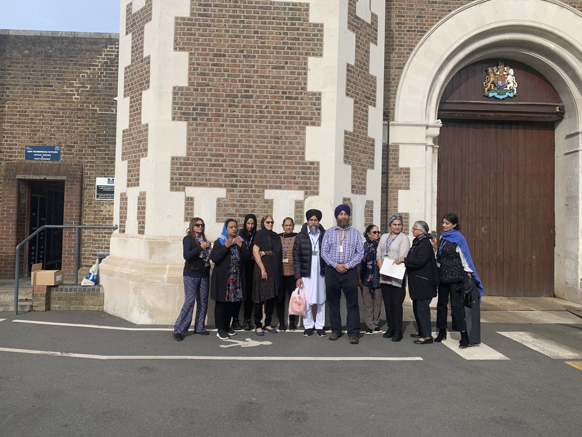 G Singh -33-85 (@gsingh19047325) on Twitter photo Many thanks to the members of <a href="/HounslowSGSS/">Gurdwara Hounslow</a> for visiting <a href="/HMPWScrubs/">HMP Wormwood Scrubs</a> today. We encourage and request all Gurdwaras to work closely with their local Prison Sikh Chaplain so that Sikhs in Prisons can be better supported inside and on release. Many thanks to the members of <a href="/HounslowSGSS/">Gurdwara Hounslow</a> for visiting <a href="/HMPWScrubs/">HMP Wormwood Scrubs</a> today. We encourage and request all Gurdwaras to work closely with their local Prison Sikh Chaplain so that Sikhs in Prisons can be better supported inside and on release.
