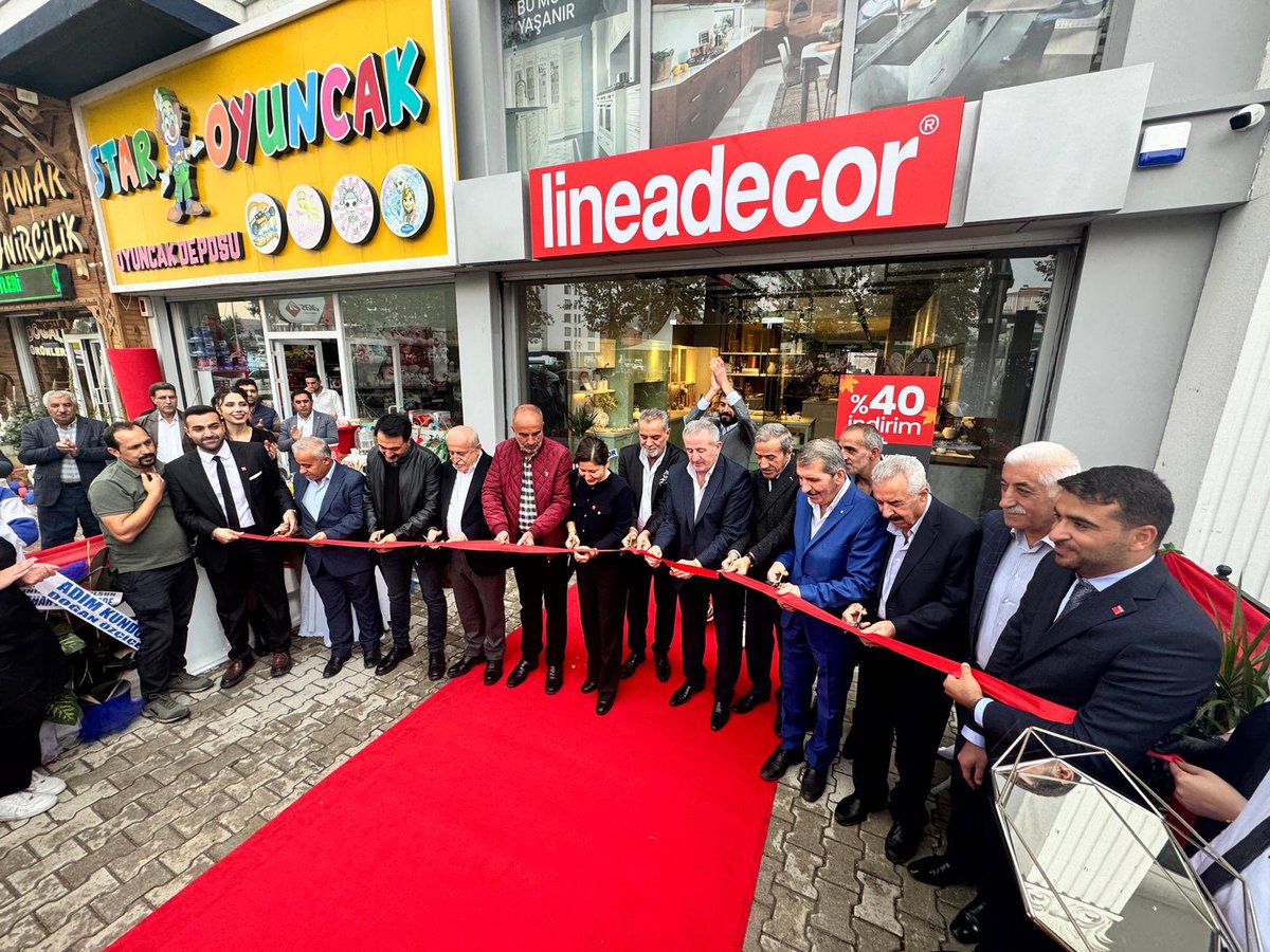 KrLgn's tweet photo. Özdemir Ailesi şirketler grubu, yapsat ve akaryakıt sektörünün ardından Türkiye’nin mutfak mobilyasında  öncü markası Lineadecor’u Van’a kazandırdı. Bizlerde ekip olarak bu açılışta bulunduk. Arkadaşımıza bu kurumsal yatırım için teşekkür eder, başarılarının devamını dileriz https://t.co/hkfTqhg4kq