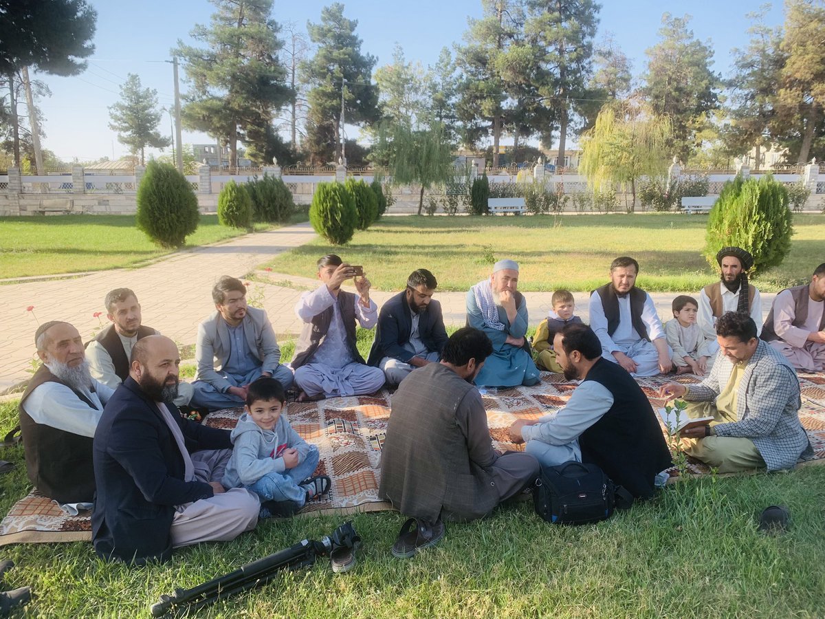 KarimiUzbek's tweet photo. ۲۹ میزان، اوزبیک تیلی ملی بیره‌می کونینی نشانلش مقصدیده تیارگرلیک آلیش اوچون کمه لک ده آلینگن رسم لر. https://t.co/K3GYJuldw1