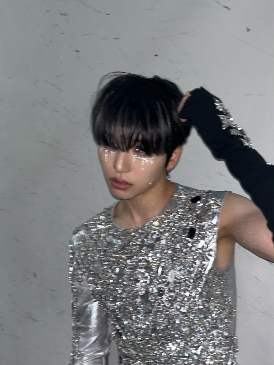 official_ONEUS's tweet photo. [#서호]
실버서(호)퍼 https://t.co/IHCZAJ4M5u