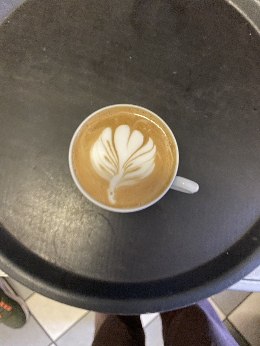 diesefiliz's tweet photo. Liebe Freunde des Latte-Arts: ich bin zurück ausm Urlaub 😌 https://t.co/PX99bNK5Gm