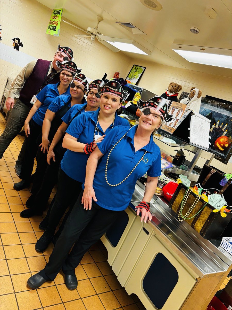 edtechmatt's tweet image. Served lunch today to the great students of Sunrise Elementary School with Kitchen Manager, Kate-Lyne Silver (maybe a distant cousin of Captain Long John Silver). She runs a tight ship!