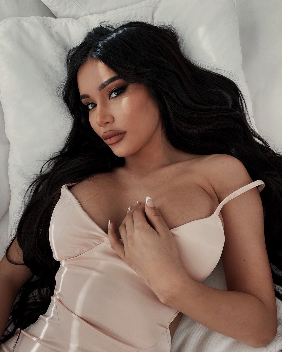 defiantsaint's tweet image. I want to fuck you on a full moon and make it into a ceremony for the universe.