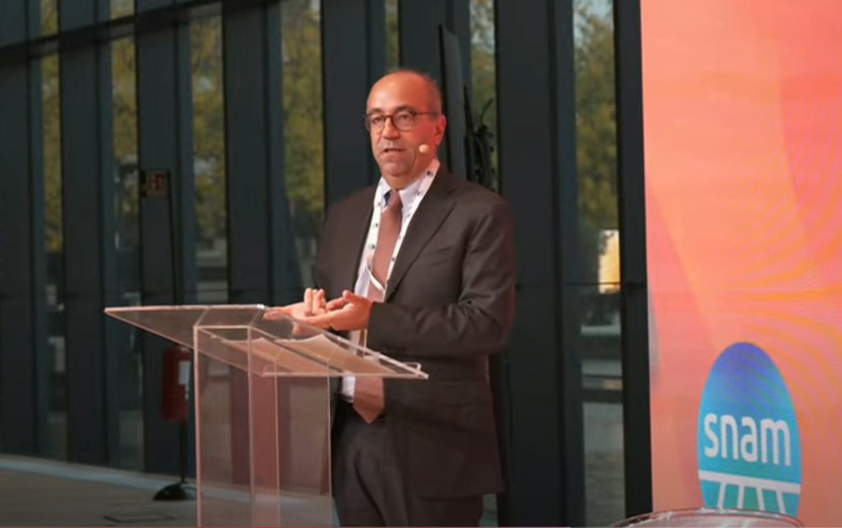 snam's tweet photo. 📢 Snam unveils its first #TransitionPlan. Andrea Montanino, @GruppoCDP: “No transition is feasible, if our companies cannot stand on their own. For a just transition, we need technologies to support and sectors to protect."
🎥https://t.co/KxzPwELlBk https://t.co/VMpG2UxlEX