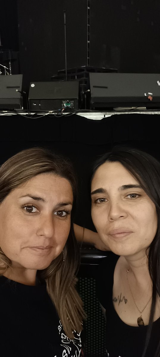 Feliz cumpleaños 🎂 <a href="/melissita1710/">melissa velasquez♠️🇨🇱</a>  que sea un súper lindo día. Que está nueva vuelta al sol venga cargadita de muchas cosas lindas .. y por supuesto que llegue el saludito de nuestro <a href="/AlejandroSanz/">Alejandro Sanz</a> ...