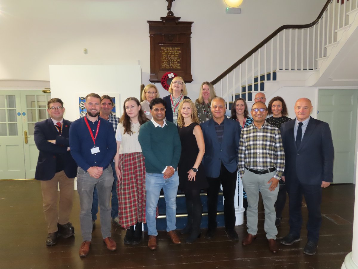 Mae ceisiadau ar gyfer ysgoloriaethau Ysgol Graddedigion Gwyddorau Cymdeithasol Cymru 2025 bellach ar agor.

🔗 Ymgeisiwch nawr ac ymunwch â ni i lunio dyfodol y gwyddorau cymdeithasol.

Mae carfan 2024 newydd ymuno â PDC. Darllenwch amdanynt yma: southwales.ac.uk/cy/newyddion/2…