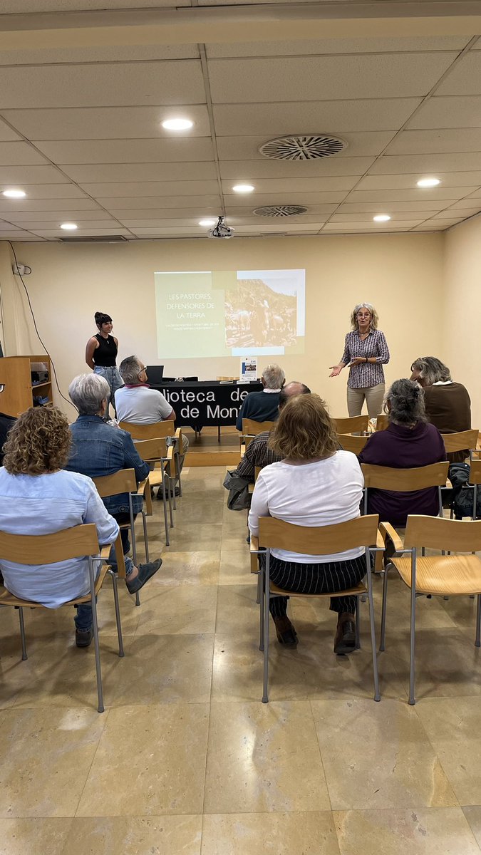 “Les pastores, defensores de la terra”, una xerrada de l’enginyera agrícola i pastora <a href="/MartinezMerles/">Merlès Martínez</a> per commemorar el Dia Internacional de les Dones Rurals (15 d’octubre). 
L’acte, que ha tingut lloc a la <a href="/bibcaldesm/">Biblioteca de Caldes</a> aquest dijous a la tarda, forma part del cicle de