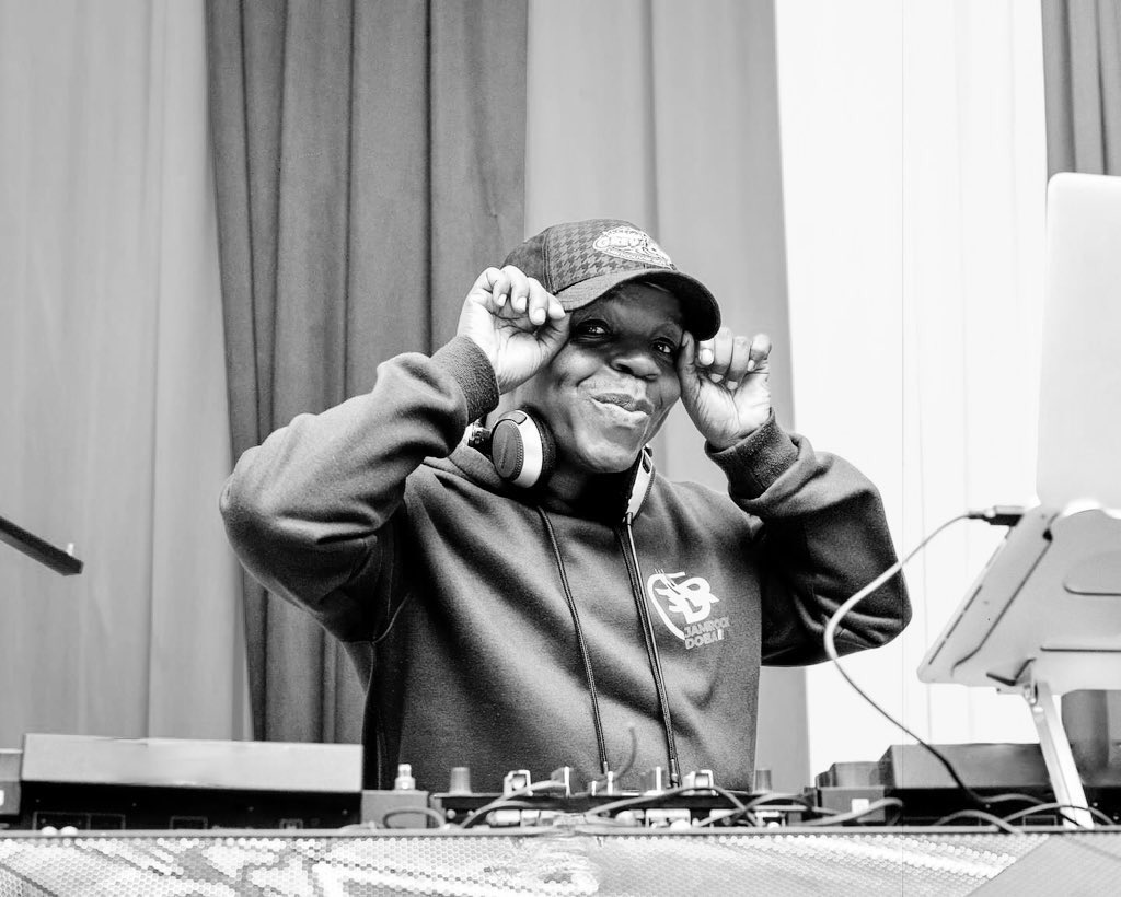 Deejay Charra (@charradeejay) on Twitter photo Greetings ladies & Gentlemen, let’s link up & log on to <a href="/GhettoRadio895/">Ghetto Radio</a>… right NOW !!!!!! on #JAHMROCKDOBA with I <a href="/CharraDeejay/">Deejay Charra</a> Greetings ladies & Gentlemen, let’s link up & log on to <a href="/GhettoRadio895/">Ghetto Radio</a>… right NOW !!!!!! on #JAHMROCKDOBA with I <a href="/CharraDeejay/">Deejay Charra</a>