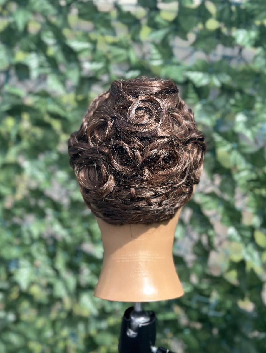 PivotPointIntl's tweet photo. Work worth recognizing! ๐ Mary Riccardelli, from @Studyhair, was one of five finalists for the 2024 Intercoiffure student contest.๐ #Sustainability #StudyHair #Intercoiffure #GreenBeautyCommunity #GreenCircleSalons #PivotPoint #LearnForward
โ
https://t.co/rAsutsqzE4 https://t.co/KKQijPqum4