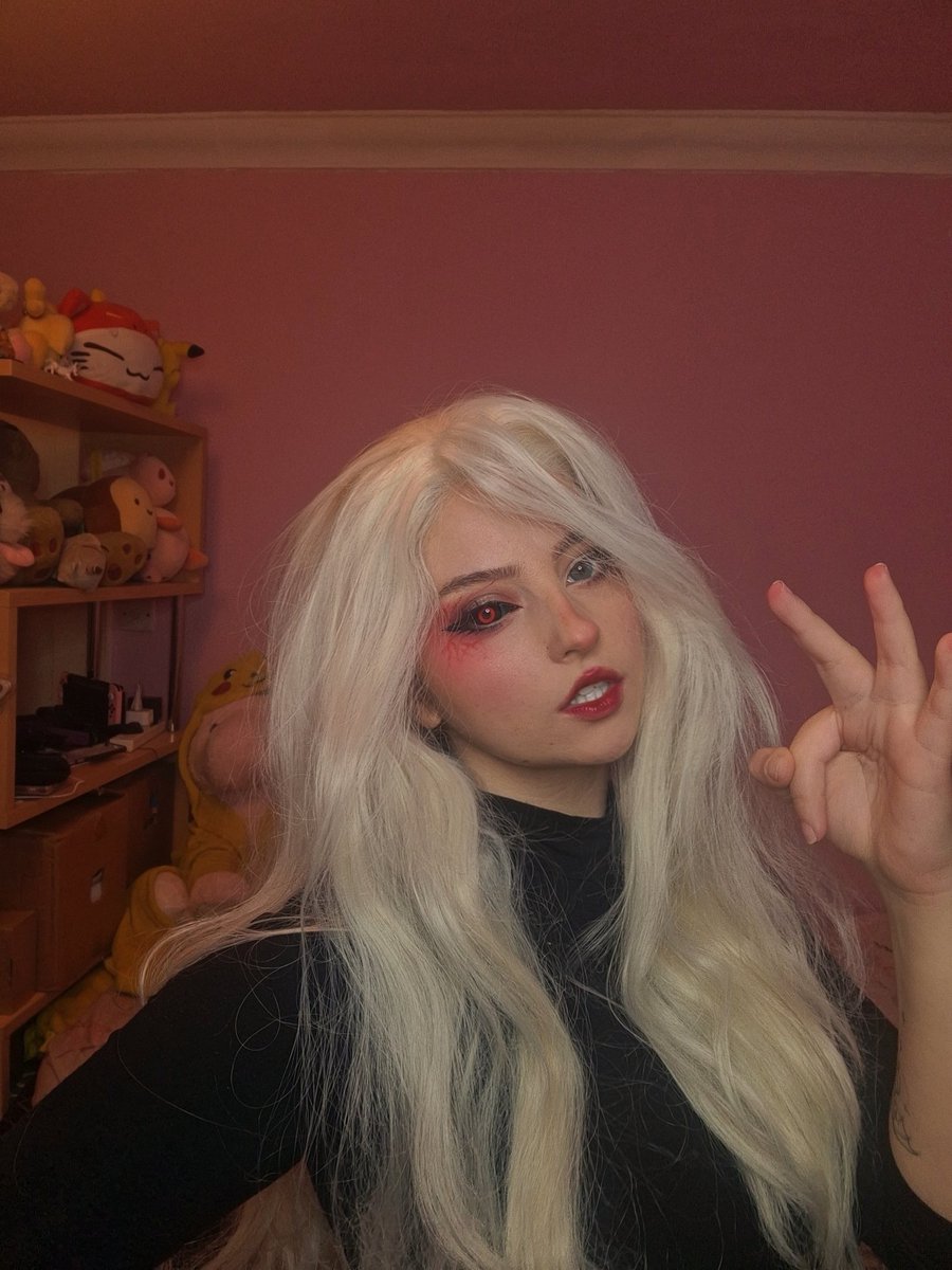 SweetPhoenixxx's tweet photo. Anyone else excited for Halloween? 🪦👻 https://t.co/QeWJRmQlo3