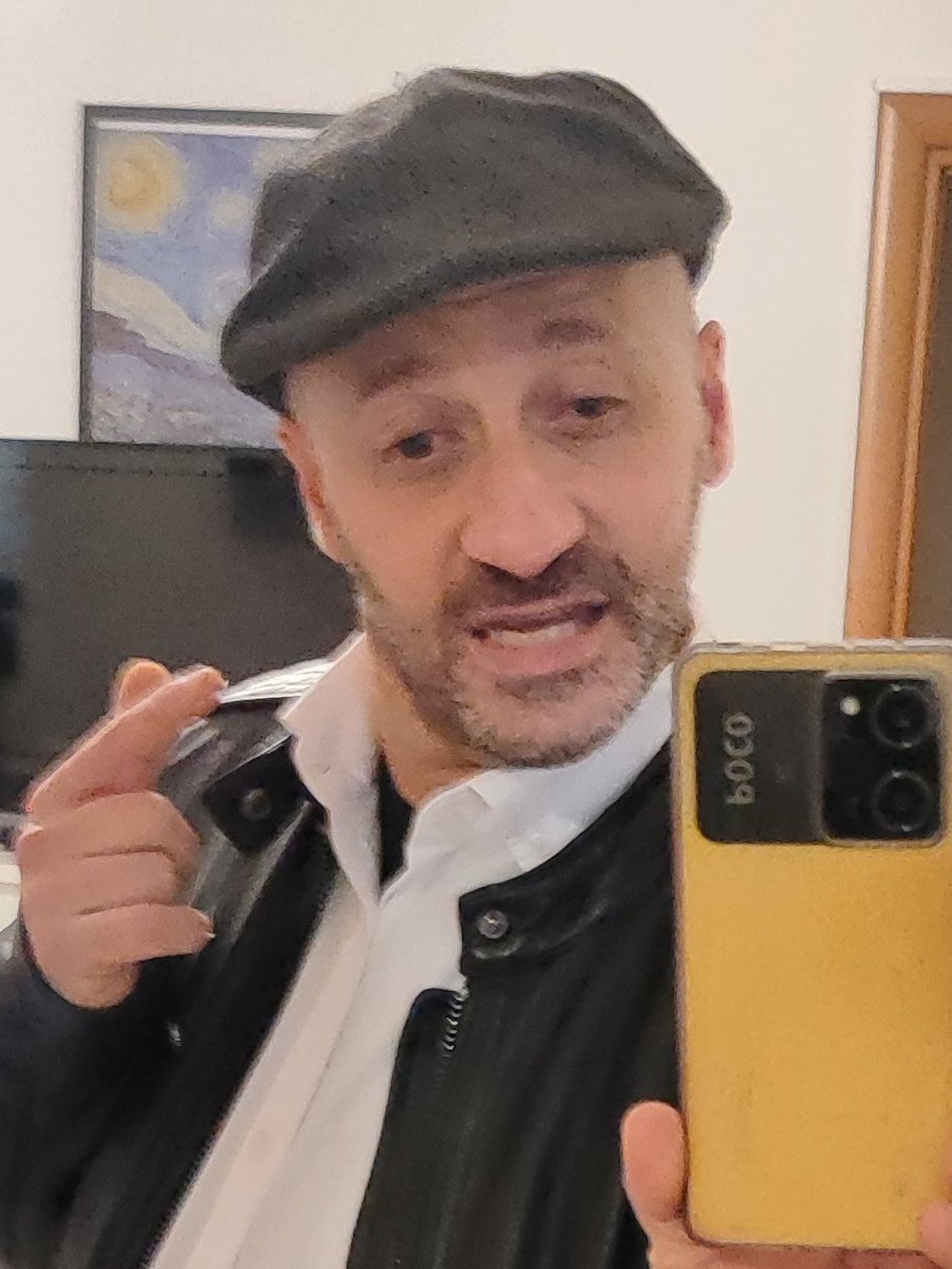 gfmurta's tweet photo. A #chi #imito ?
Stasera serata da #AdrianoCelentano 🤣 https://t.co/dlqsvpU8Uk
