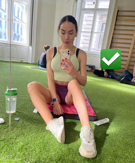 Gym time 🥰💪🏽✅ https://t.co/jU6SjeDwAF<a href="/tag/natalygold"class="tags"><span>#natalygold</span></a>