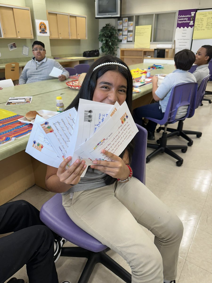 ArtsyDancerMB's tweet photo. The 2nd stop on our Hispanic Heritage Activity Tour. Lunch Bunches in the Hub! Our staff members wrote, encouraging messages, and words of affirmation to our Hispanic students. We love all of our students every day and especially today. #WINdsormillCSFlife @windsormillms https://t.co/ZZ4xAPfqaT