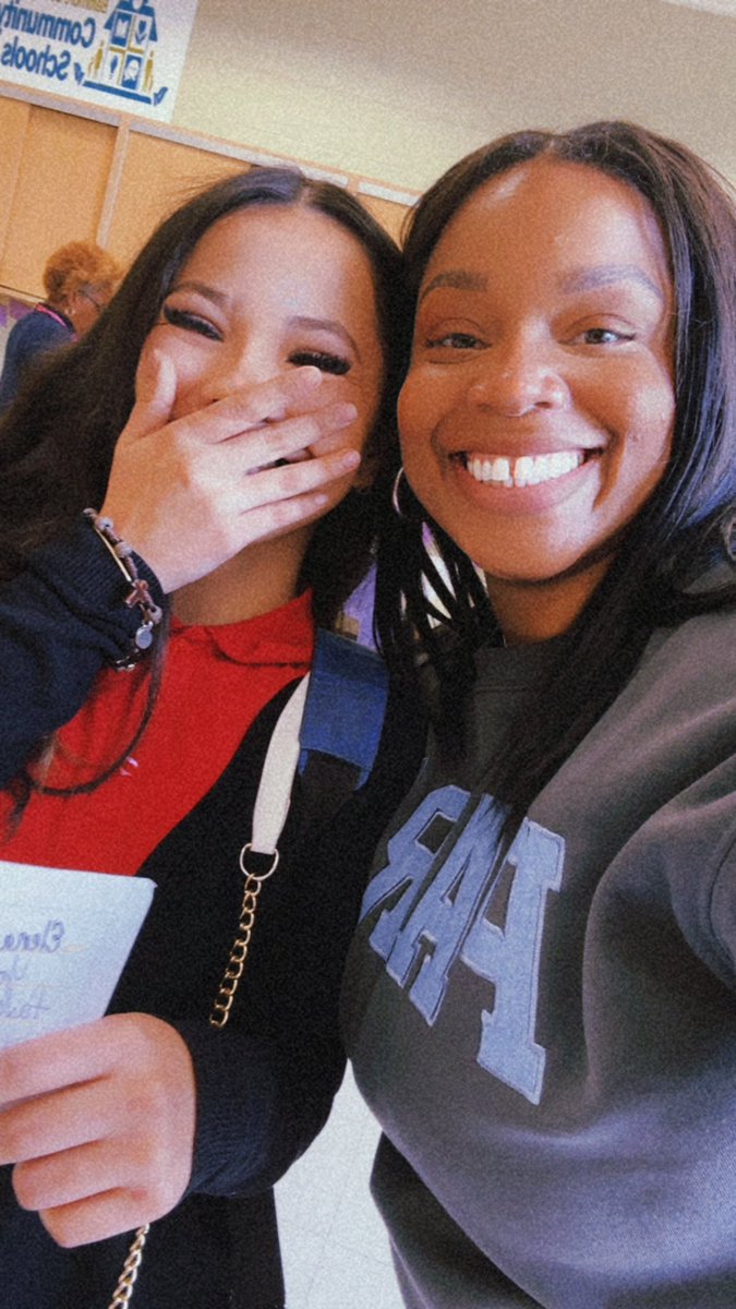 ArtsyDancerMB's tweet photo. The 2nd stop on our Hispanic Heritage Activity Tour. Lunch Bunches in the Hub! Our staff members wrote, encouraging messages, and words of affirmation to our Hispanic students. We love all of our students every day and especially today. #WINdsormillCSFlife @windsormillms https://t.co/ZZ4xAPfqaT