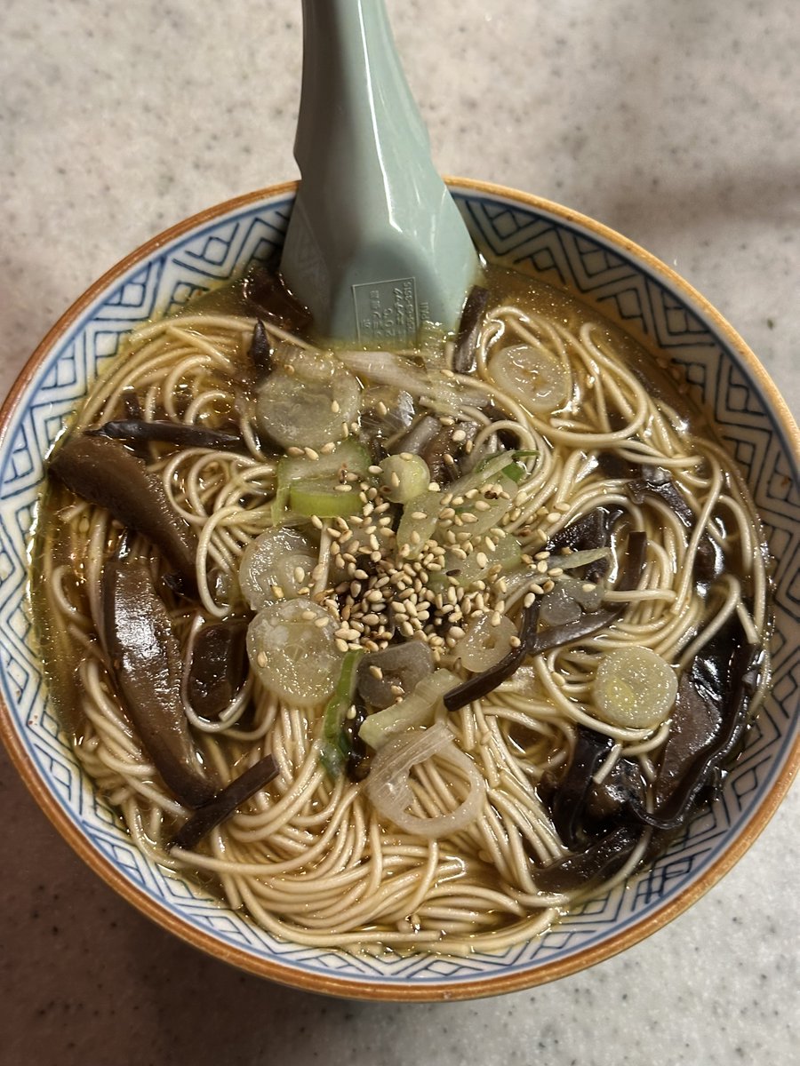 ramenizer's tweet photo. 深夜のラーメナイズドそうめん #ラーメナイザー https://t.co/ZauebTKhqq