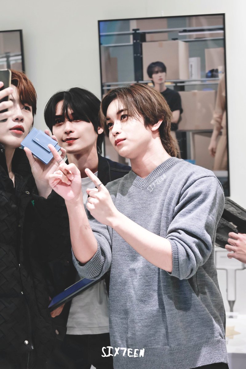 1abinganim's tweet photo. 241017

#izx #아이즈엑스 #MARCUS #마커스 #MAX #막스 #이게되네 https://t.co/55g0dWzcqs