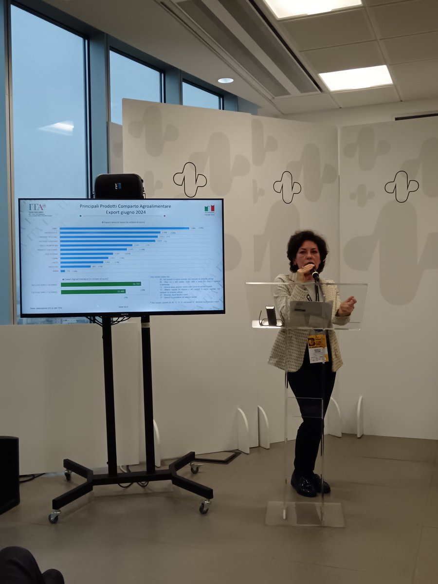 Ieri a #Milano al Convegno #FilieraBirra2024 organizzato dalla rivista #Imbottigliamento e l'editore <a href="/TecnicheNuove/">Tecniche Nuove</a>. Tanti importanti personaggi della #birraitaliana e tanti argomenti "sul pezzo": turismo birrario, clima, sostenibilità, filiera, blockchain, progetti sociali...