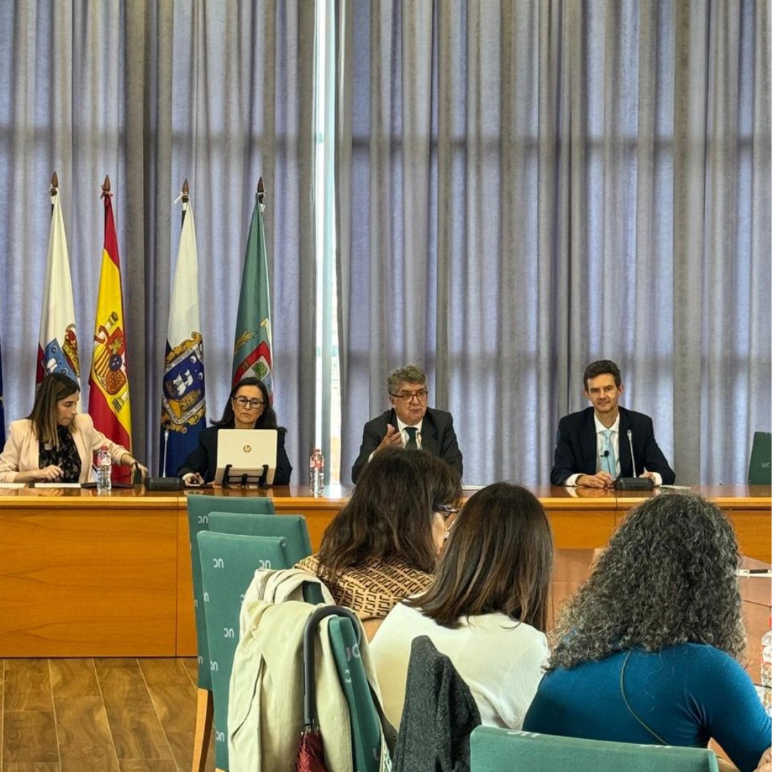 <a href="/andresdediegom/">Andres Diego</a> ha moderado hoy la mesa redonda Policía Predictiva o Prejuicio Algorítmico dentro del Congreso Inteligencia Artificial Jurídica y Estado de Derecho celebrado en la <a href="/unican/">Universidad de Cantabria</a> <a href="/Abogacia_es/">Abogacía Española</a> <a href="/UP_Cantabria/">Unión Profesional Cantabria</a>