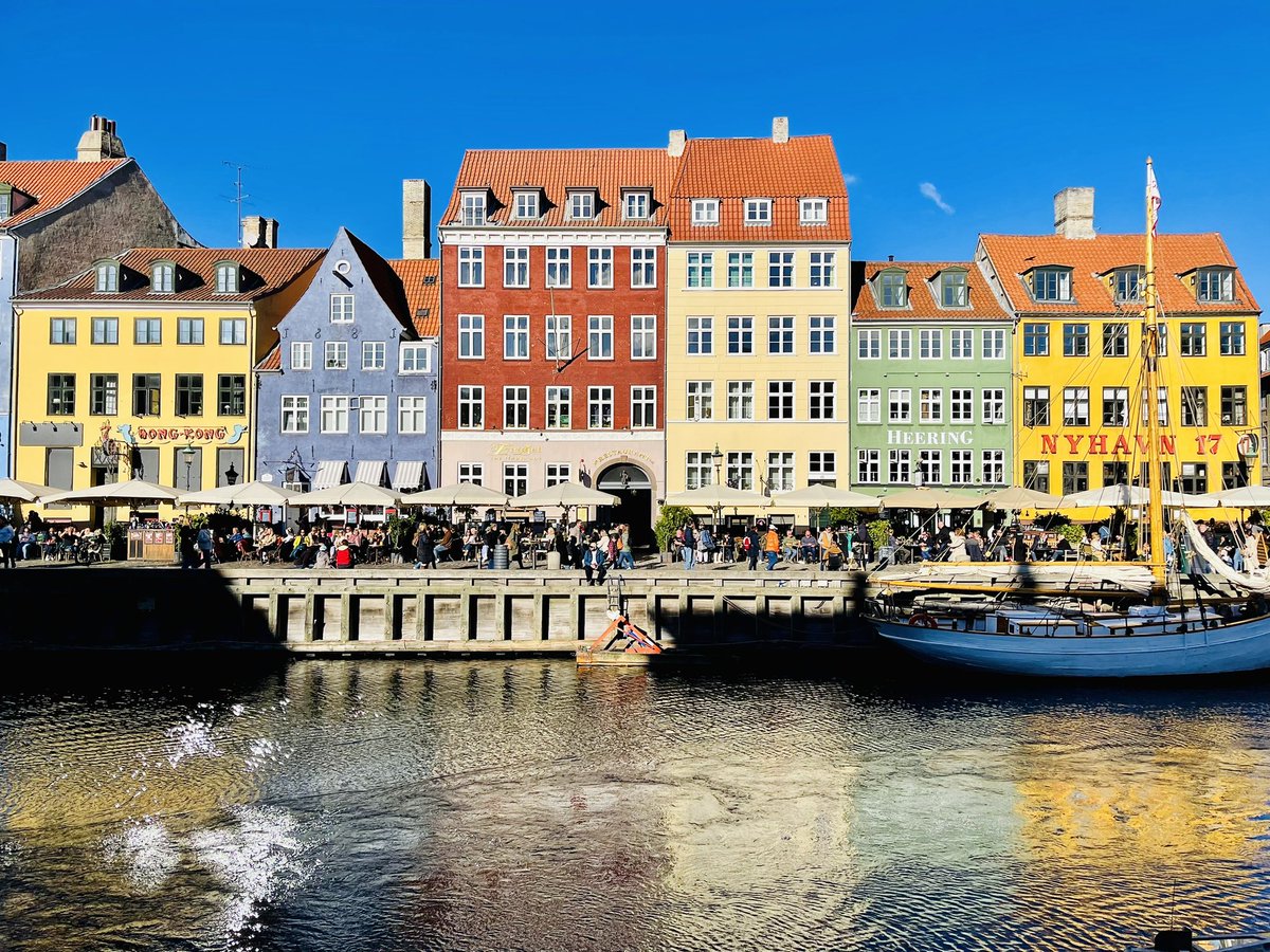 Parcourir l’🇪🇺 du Nord en 🚅🌬️ : pgme de ces qques jours de repos pour un #RailTrip en solitaire 🎒🥾

Superbes paysages au rythme des rails 🥰 &amp; s’évader à travers les contrées suédoises et norvégiennes : ça n’a pas de prix
⛰️🏞️🏙️🛤️

#FaitesLaRouteEnTrain
#BasCarbone
#InterRail