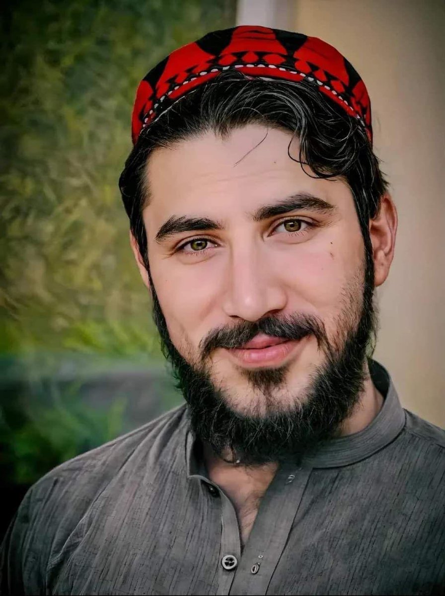 د بغاوت نیت مې تړلی په لمانځه ولاړ يم
منظور امام دی مقتدي ورپسې زه ولاړ يم

د انقلاب ټپه را وکړه کابل جانه وروره
زه درته غوږ يمه د خړ خيبر په غره ولاړ يم