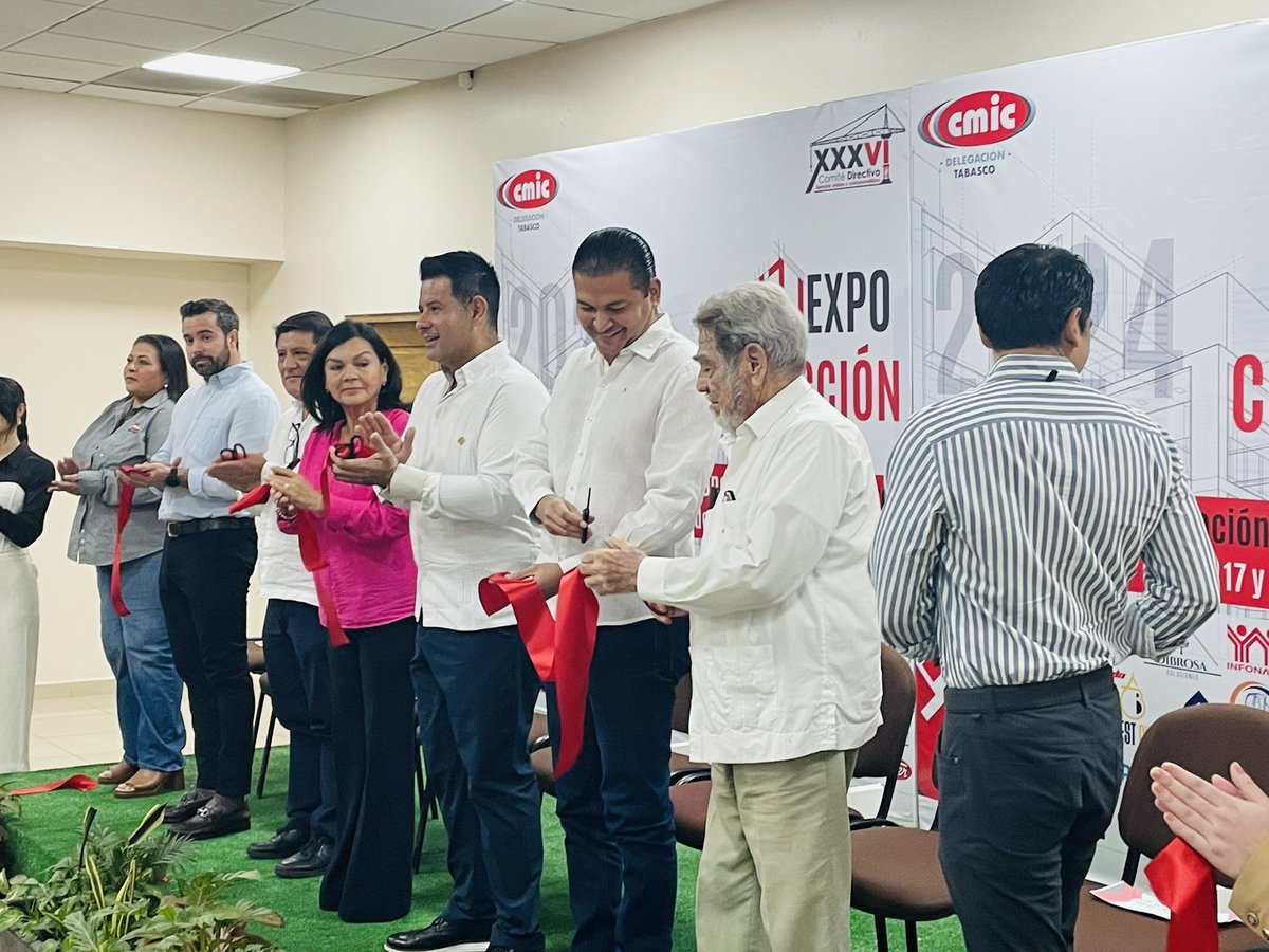 CumbreTabasco's tweet photo. #INAUGURAN #ExpoConstrucción 2024 en la CMIC Tabasco en presencia de la alcaldesa @YolandaOsunaH el Presidente de la #JUCOPO #CongresoTabasco Jorge Bracamonte y el Secretario de Turismo @miguelvelezmyc https://t.co/N3xux9PDsS