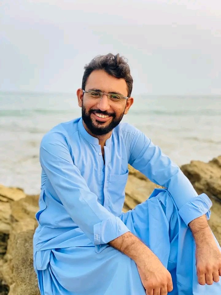 کل جو کتابوں میں مشغول تھے، آج زندانوں کی زد میں ہیں
#ReleaseHaneefBadal 
#SaveBalochStudents