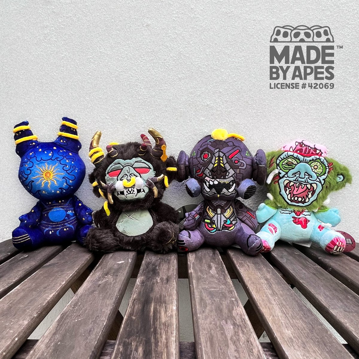 🇵🇹Olá, Lisbon! AppliedPrimate has landed at <a href="/BoredApeYC/">Bored Ape Yacht Club 🍌</a> #ApeFest, bringing with us something special for festival attendees. 🐒 

Limited edition Mega Mutant and a Mega Koda plushies🧸 are up for grabs at our arcade claw machines. Find us at multiple locations this weekend and