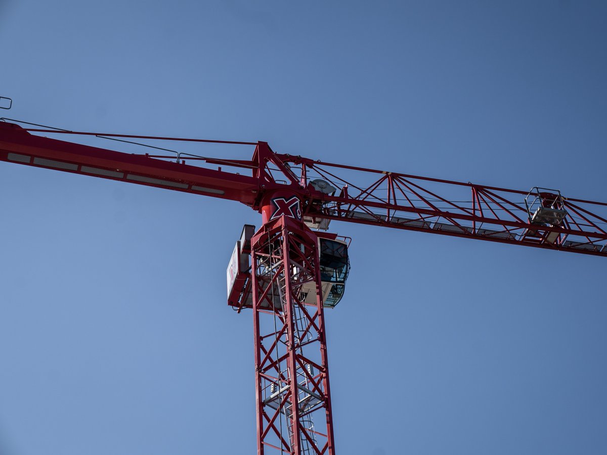 Maxim Crane Works tweet media