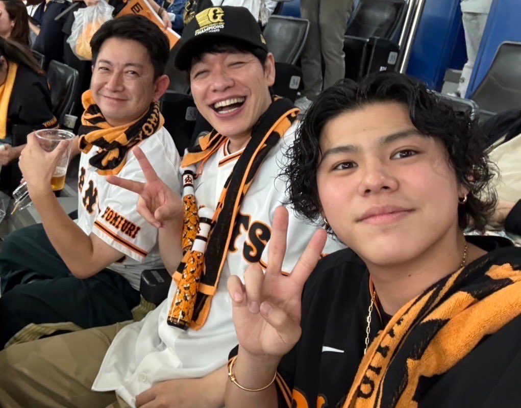 朝から晩まで仕事もプライベートもずっと一緒の3人でしたとさ。