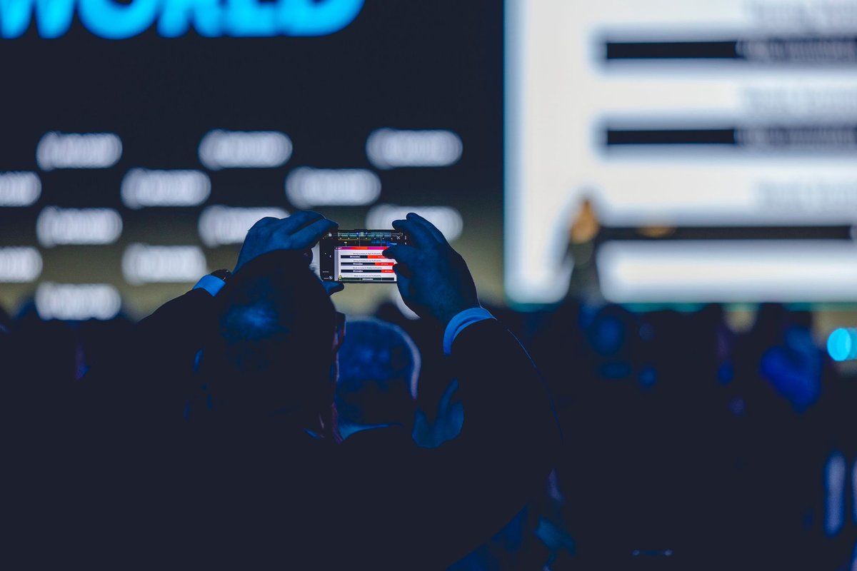 UNLEASHgroup's tweet photo. ⚡ The energy at #UNLEASHWorld is absolutely electric as we continue to dive into mind-blowing sessions led by world-class speakers! 🎤 And as you can see the crowd have been loving it. 🥳
What’s been your favourite session so far? 🗨️
#UNLEASHWorld #FutureofWork #HRInnovation https://t.co/pxph3TGqiA