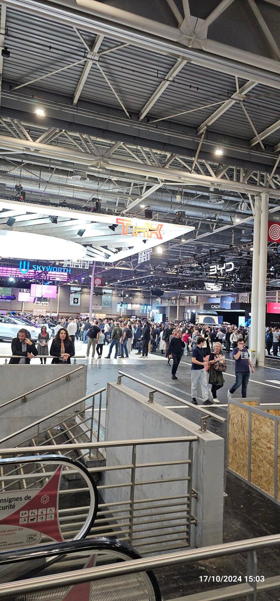 LycéeFertet70 (@lyceefertet70) on Twitter photo Les élèves de 1Bau 1 et 2 au Mondial de l'automobile porte de Versailles à Paris Les élèves de 1Bau 1 et 2 au Mondial de l'automobile porte de Versailles à Paris