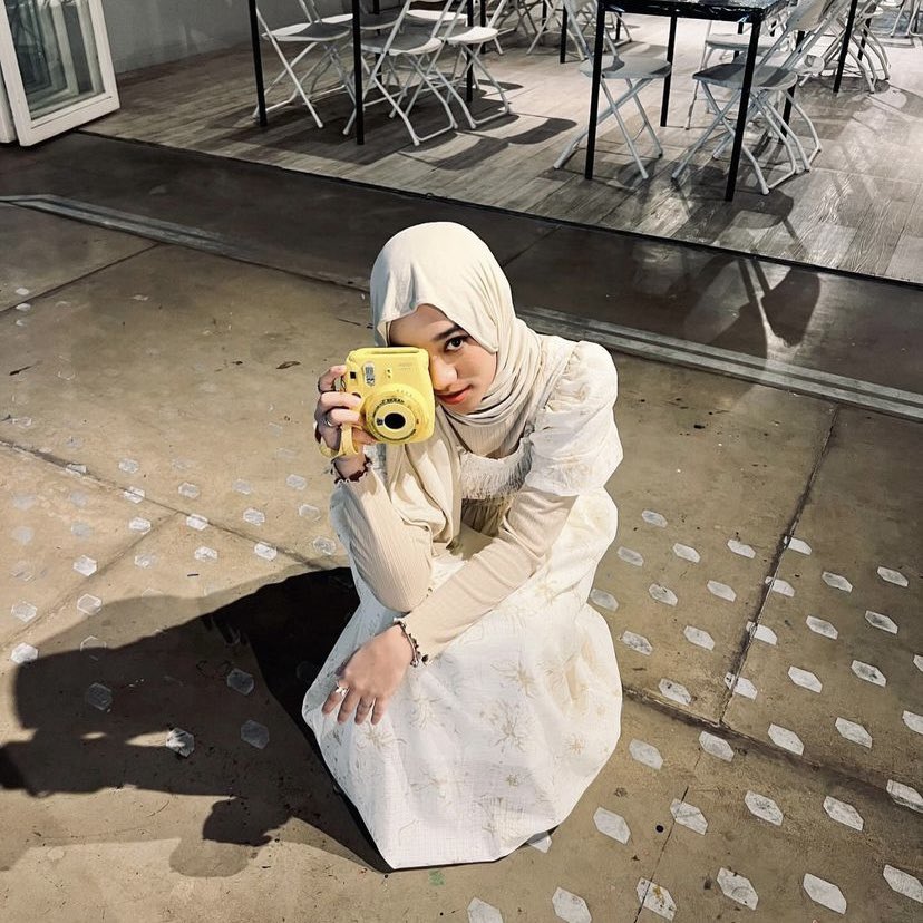 sebelas9811's tweet photo. Adik gemas ini mau punya lagu baru lagi nih huaaaa lancar2 yah #terka 🫶🤏
#4thSingleNabila
#TerpatahTerluka
#NabilaTaqiyyah https://t.co/y9DtiLZ9ll