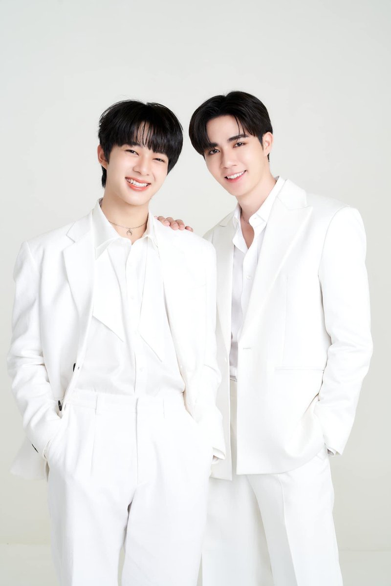 startalkent's tweet photo. วัน แบงค็อก นับถอยหลังสู่วันเปิดอย่างเป็นทางการ เตรียมโชว์สุดยิ่งใหญ่ระดับโลก ศิลปินกว่า 500 ชีวิต และโปรโมชันที่จะชวนทุกหัวใจเต้นแรงตลอดทั้งปี

#onebangkok #bbrightvc
#ZeeNuNew #dew_jsu #nonkul 

เฉิดฉายบนพรมแดงกับเหล่าซูเปอร์สตาร์แถวหน้าของเมืองไทย

พบกับทัพเหล่าซุปตาร์ นักแสดง และเซเลบริตี้ชื่อดังจากทั่วฟากฟ้าเมืองไทยที่จะมาร่วมเดินพรมแดงสุดอลังการ อาทิ ไบร์ท-วชิรวิชญ์, ซันนี่ หยาง, พีพี-กฤษฏ์, แอน ทองประสม, แอฟ-ทักษอร, นนกุล-ชานน, ดิว-จิรวรรตน์, ซี-พฤกษ์, นุนิว-ชวรินทร์, บลู-พงศ์ทิวัตถ์, เจมส์-จิรายุ, เจเจ-กฤษณภูมิ และ ต้าเหนิง-กัญญาวีร์ พร้อมด้วย ตูน-อาทิวราห์, เฟย-ภัทร, นิกกี้-ณฉัตร และ ลีซอ-ธีรเทพ