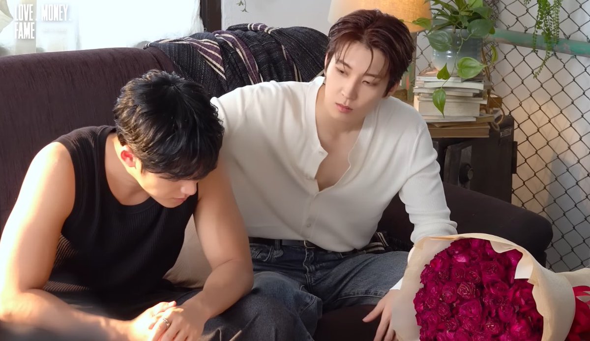 wonubliss's tweet photo. wonwoo and mingyu 🥺🌹 https://t.co/SBoee79zJm