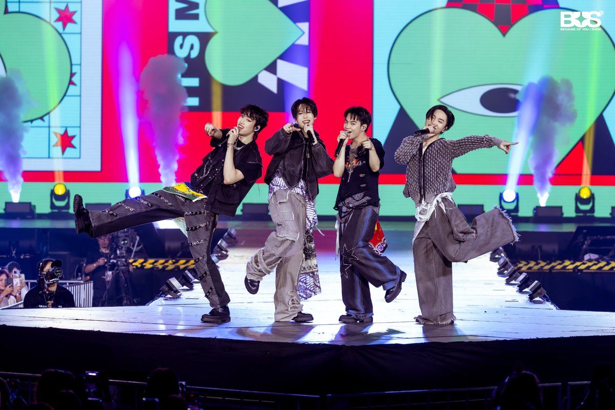 ภาพบรรยากาศรอบหาดใหญ่ของ
Knock Knock Knock :
BUS 1st THAILAND FANCON TOUR

พวกเราขอบคุณทุกคนที่มาสนุกไปทุก ๆ โชว์ของพวกเราในรอบหาดใหญ่นะค้าบบ ✨ #11

#BUS_KnockKnockKnock_HatYai
#BUS1stFANCON_KnockKnockKnock
#BUSbecauseofyouishine