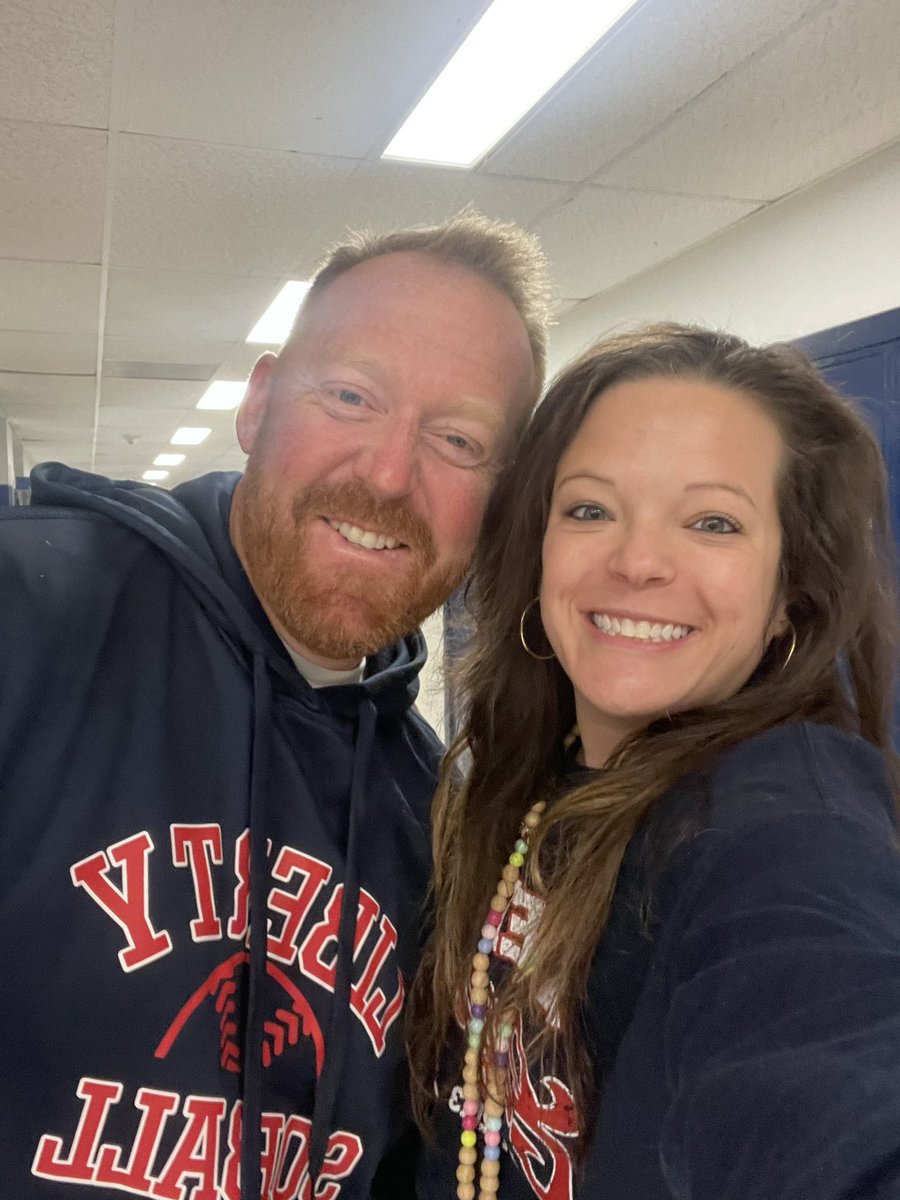 KaylaKeating89's tweet photo. Good luck Daddy/Coach and the Liberty Eagles Softball team at Districts! We are wearing our Softball gear today! 🥎🦅 @coachAkeating  @LHSEagles_SB https://t.co/McRk5TPsm9