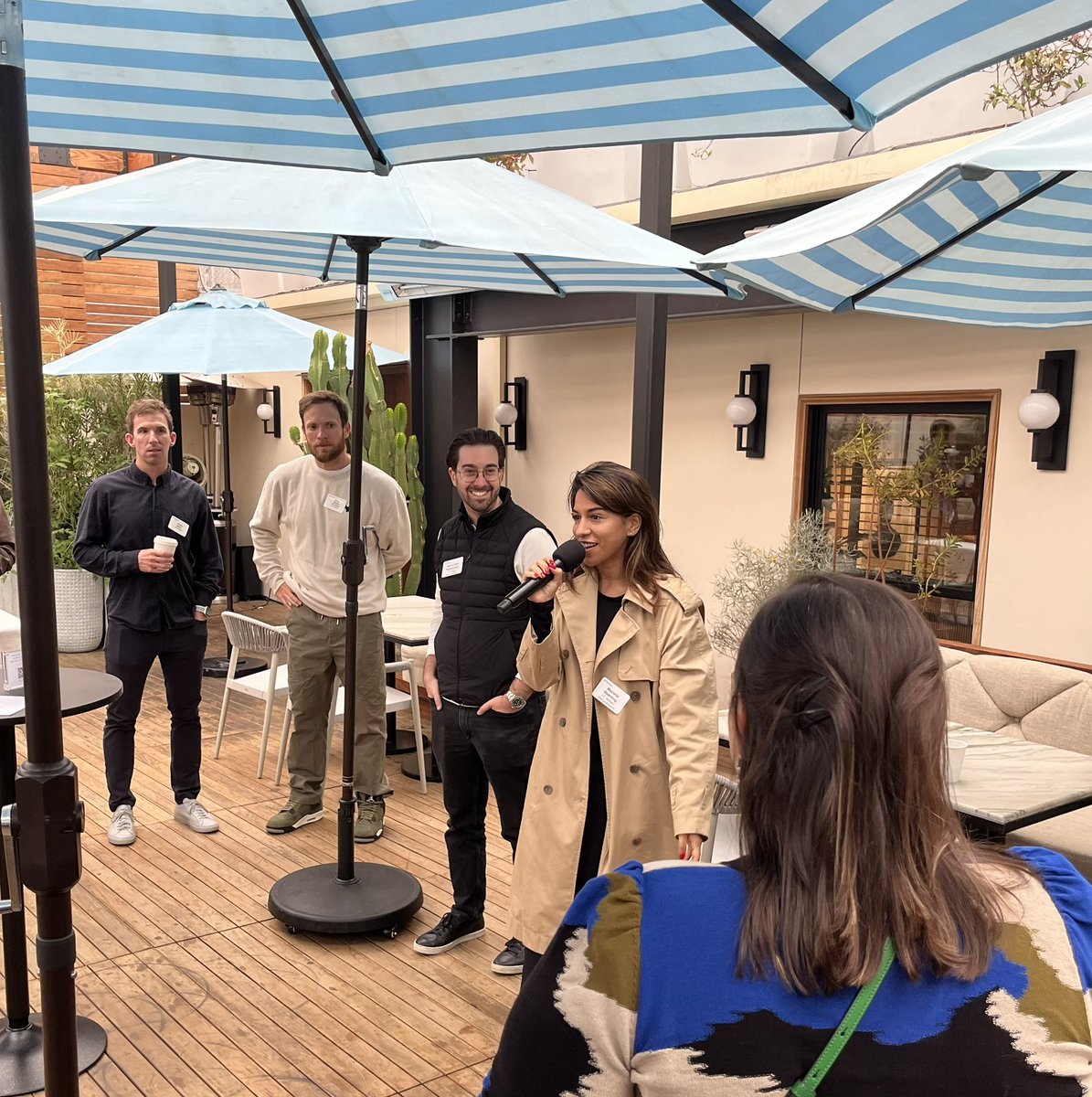 CraigIsaac's tweet photo. Chose to be an #earlybird and have a case of #fomo at night to collaborate with my colleagues in Startup @NeueHouse and hear stories and insight from the #founders of @PrescientAI and  @alexandrarossi_ at The Kinn #networking #lifting #smallbusiness #relationshipbanking #StartupSuccess #entrepreneur