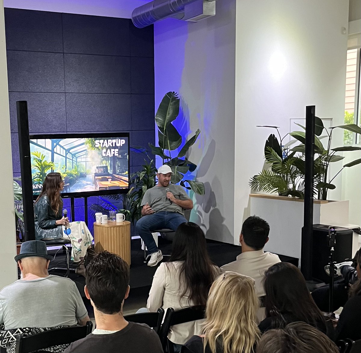 CraigIsaac's tweet photo. Chose to be an #earlybird and have a case of #fomo at night to collaborate with my colleagues in Startup @NeueHouse and hear stories and insight from the #founders of @PrescientAI and  @alexandrarossi_ at The Kinn #networking #lifting #smallbusiness #relationshipbanking #StartupSuccess #entrepreneur