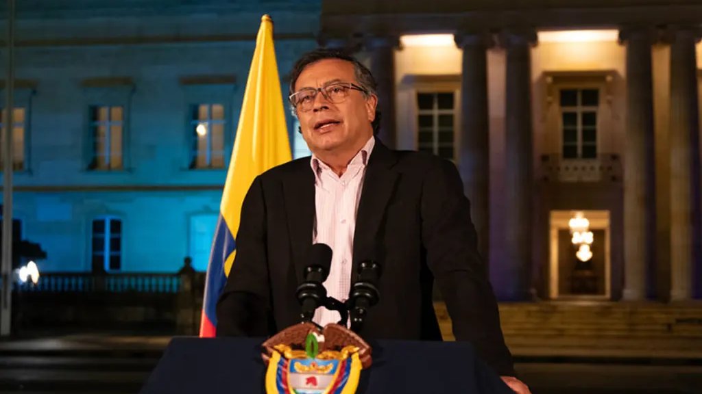 lasillavacia's tweet photo. Salió la encuesta bimestral de #InvamerPoll con una dosis de optimismo en mayoría de indicadores.
La aprobación de @petrogustavo se recuperó 5 puntos.
@AlejandroChar volvió a ser el alcalde más popular y la aprobación de mandatarios medidos sigue sobre 50%.
Va 🧵 con lo clave. https://t.co/UnbNzEHCmA