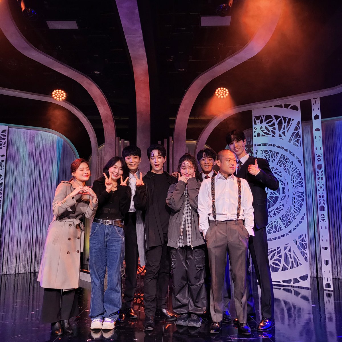 AllThat_PLAY's tweet photo. #뮤지컬 #미남당 #청동검의비밀

🪭 첫공 파이팅콜 및 단체사진 공개

<미남당>의 첫공을 찾아주신 관객분들께 감사의 말씀을 전합니다 💝

뮤지컬 <미남당> 트라이아웃 공연
2024.10.17-2024.11.09
더굿씨어터 https://t.co/QvApJqKGsS