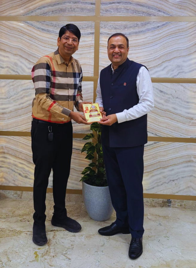 ashishkila's tweet photo. It was a pleasure meeting Anuj Jain, Director of Finance at @iocl_pbd. His profound wisdom and focus on strategic growth and financial excellence are truly inspiring. His kind blessings are greatly valued. 🙏🙏