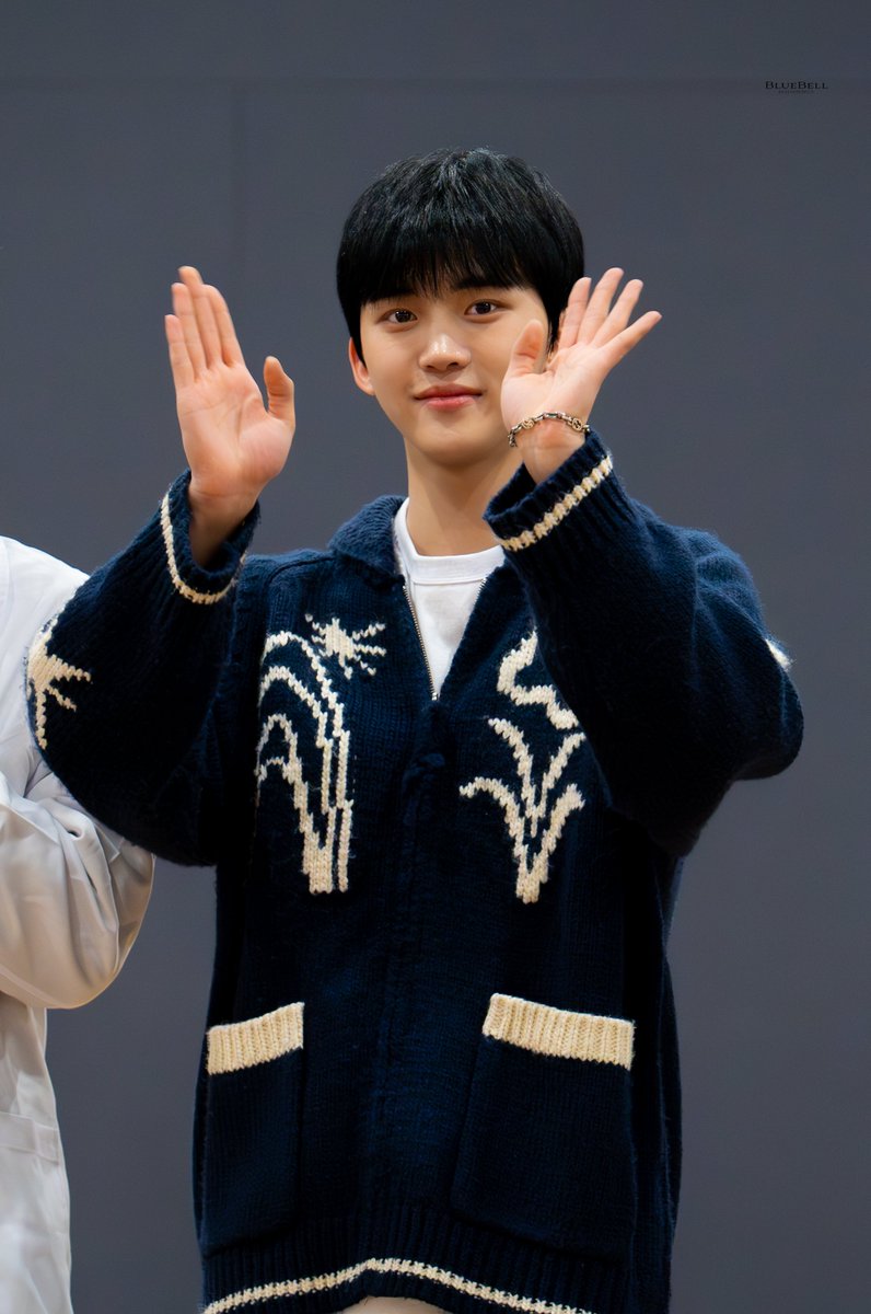 Bluebell_1023's tweet photo. 240322 ITTA 대면 팬사인   

D- 6

#LUN8 #루네이트 
#DOHYUN #도현 
#오늘DOH https://t.co/jIVXbazVwT