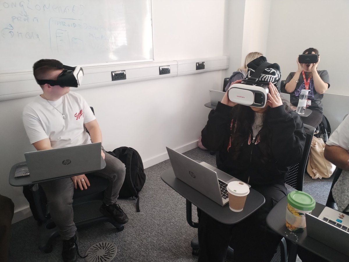 AAchtypi's tweet photo. In our session today, we explored how #AR and #VR can transform cross-curricular teaching&amp; learning! Using headsets, we had a fully immersive VR experience with online teaching resources &amp; with AR cubes we added digital elements onto our UON campus! @primaryedUON @UniNhantsFHES https://t.co/TWAA8W5Brw