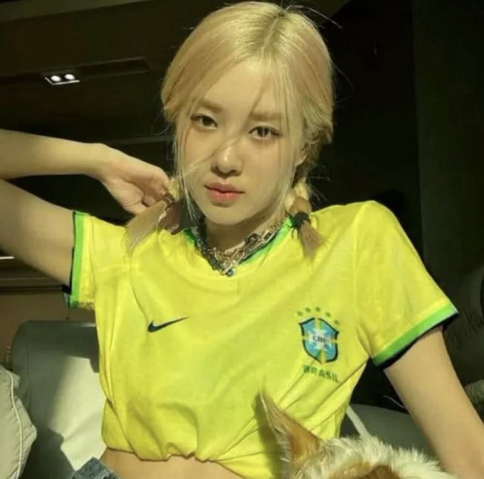 ISSO NÃO É UM TREINAMENTO, A LOIRINHA ESTÁ ENTRE NÓS! 

Um funcionário da Polícia Federal entrou em contato conosco CONFIRMANDO que atendeu #ROSÉ e sua equipe no aeroporto Internacional Antônio Carlos Jobim, Rio de Janeiro.