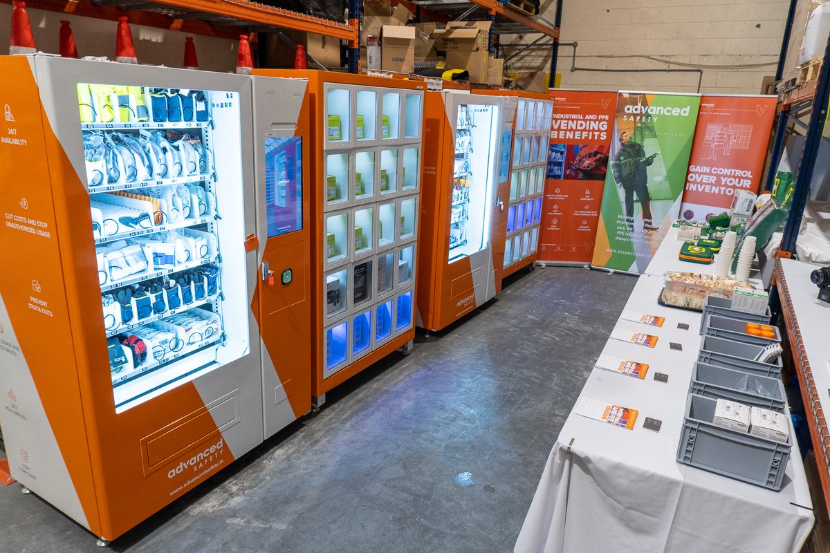 advancedsafety2's tweet photo. 🔧 The lineup you need: Our vending machines have 6 levels, 10 rows, and hold products 20-122 mm thick. Plus, lockers from 19 to 80 locations. Flexibility and performance at their best! #AdvancedSafety #VendingMachines #Lockers #WorkplaceEfficiency https://t.co/PC5riCwaMK