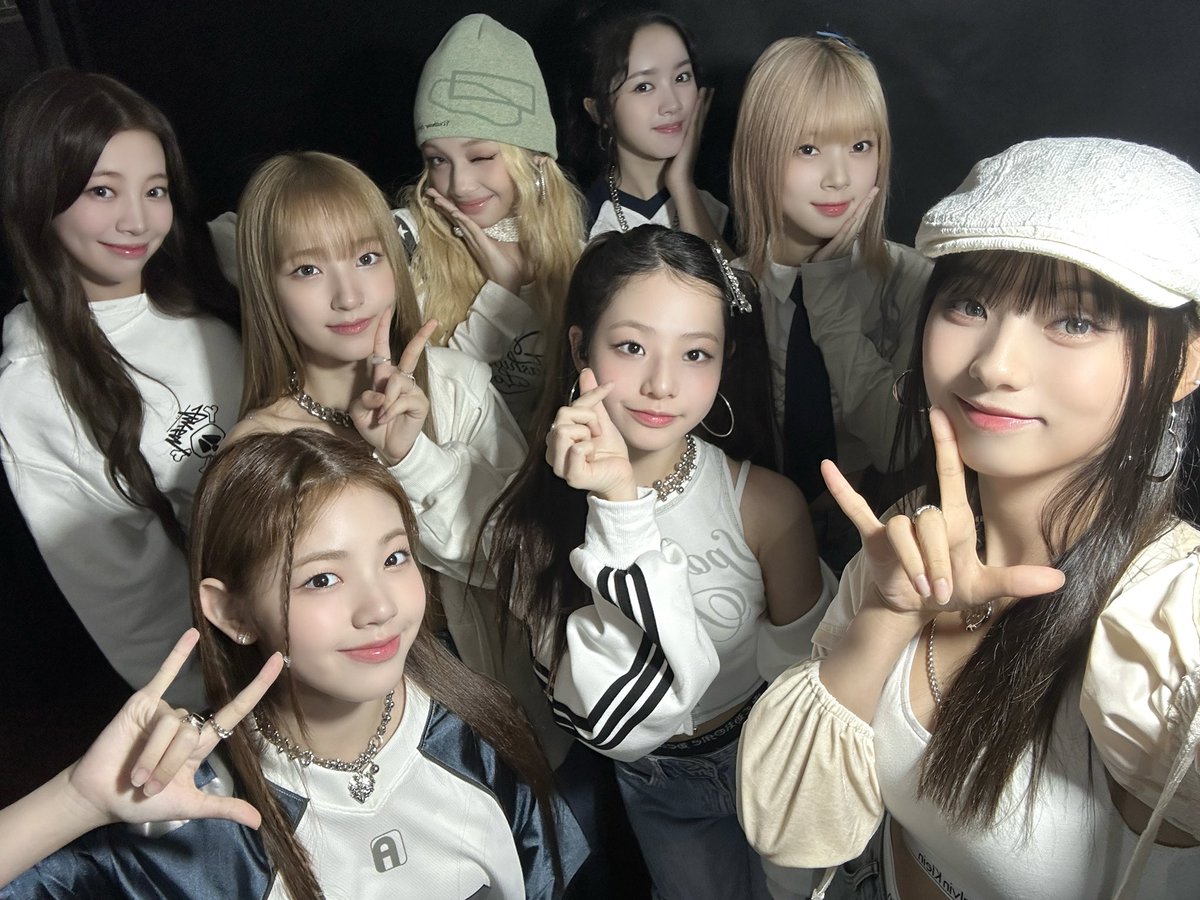 [📸]

#241017

✔ 2024 경상국립대학교 대동제; PIESTA 완료 🌟

✨경상국립대학교와 함께한 유니스✨
행복한 추억 하나 더 Get‼
엡떠 항상 따뜻하게 입고 감기 조심하기🍃

#2024_경상국립대학교
#PIESTA
#UNIS #유니스
#UNI_Story