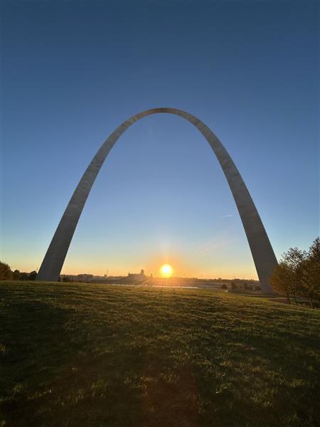 AFPIHQ's tweet photo. The sun is rising on the second day of #AFPLEAD! 

Meet longtime AFP friend and St. Louis local Lisa Chmiola (&amp; sidekick Bill), who will be leading our #afpleadtakeover… follow along for a day in the life of a speaker! ✨

(Picture 1 photo credit: Lisa Davey) https://t.co/ru398c8Ed6