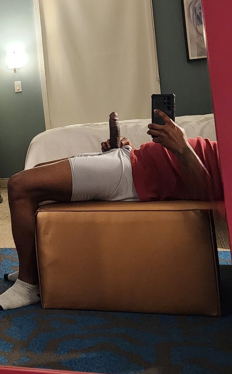 👋🏿             😈