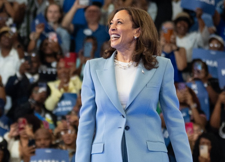TheSATimes's tweet image. Kamala Harris ripped rival Donald Trump, calling him "unstable" and a threat to US democracy in a Fox News interview, after which Trump called Harris the 'worst VP' in history

#KamalaHarris #USElection2024 #FoxNewsInterview #DonaldTrump